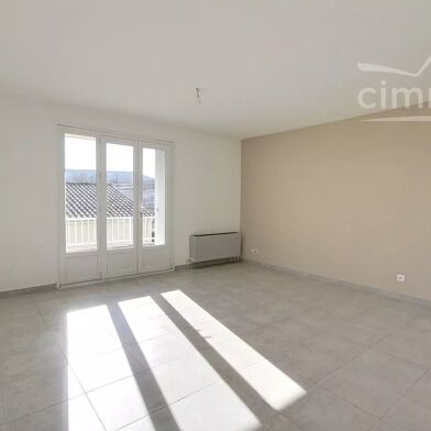 Appartement 4 pièces 653 €
