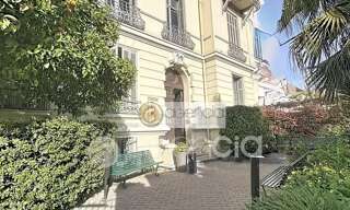 Immeuble  1100 m² à vendre à Cannes (06400)