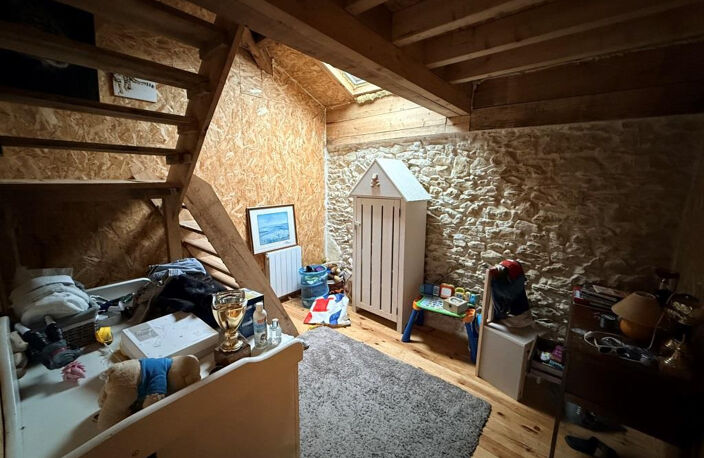 CIVRAC DE BLAYE MAISON PIERRES  8 CHAMBRES + de 350 m2 — photo 5