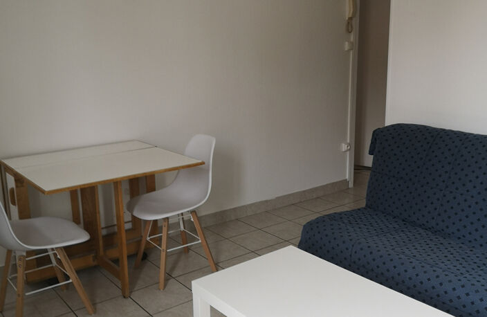 Appartement de type 3 meublé - Pont des Demoiselles — photo 2