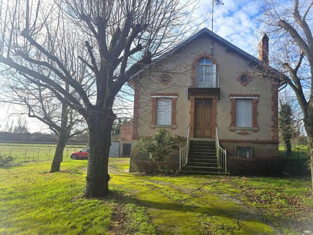 Maison 8 pièces de 178m² avec dépendances, terrain 2713m² — photo du bien