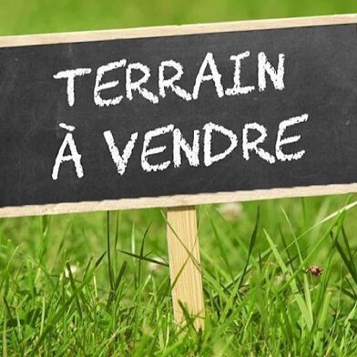 Terrain  79900 €