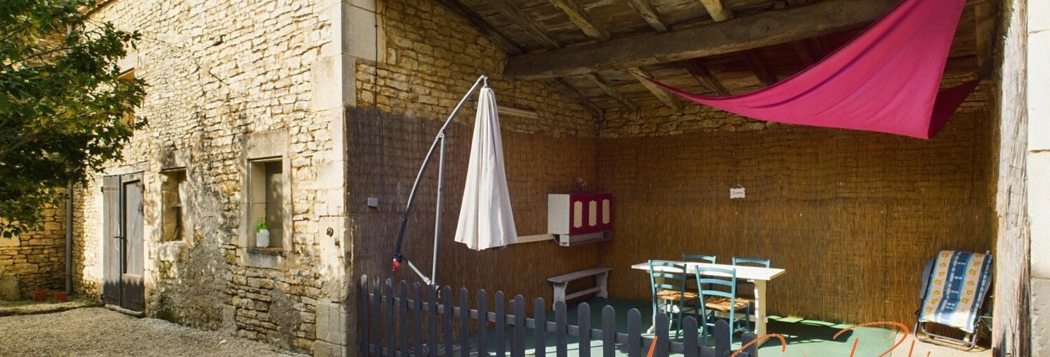 Maison 8 Pièces 246 m² à vendre à Saint-Hilaire-de-Villefranche (17770)