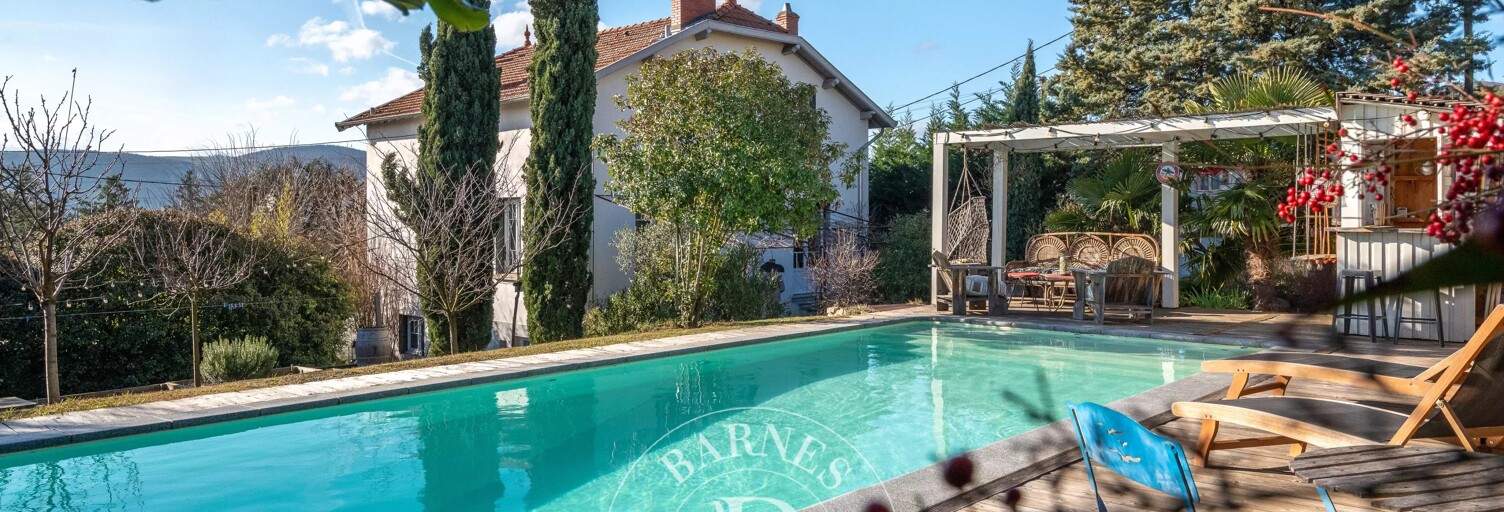 Maison 6 Pièces 200 m² à vendre à Vaugneray (69670)