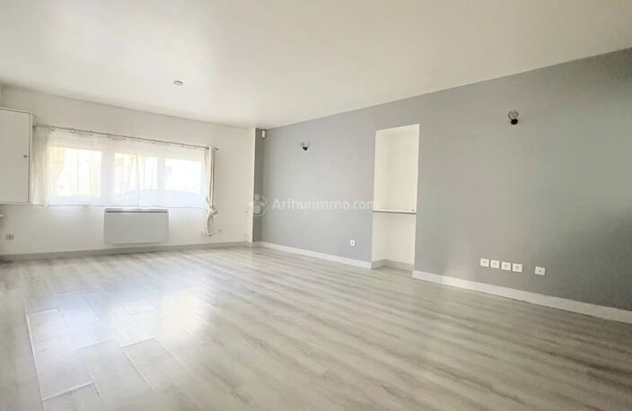 Fontenay-Trésigny – Grand F2 de 45㎡ en rez-de-chaussée — photo 5