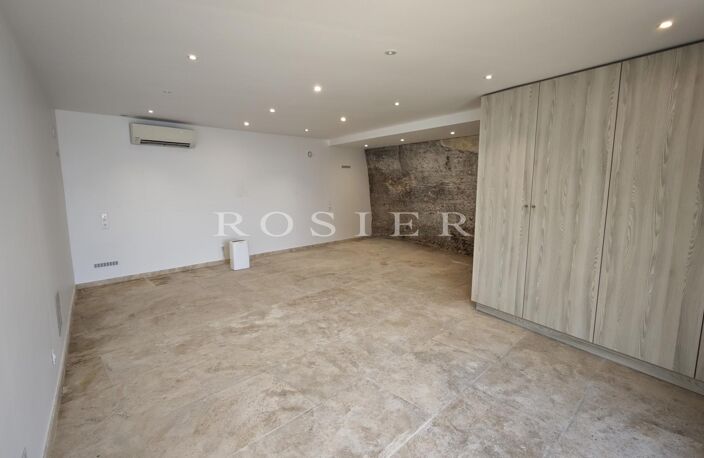 Maison de caractère avec vue exceptionnelle à Gordes – Usage hab — photo 3