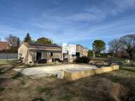 Villa — photo 2