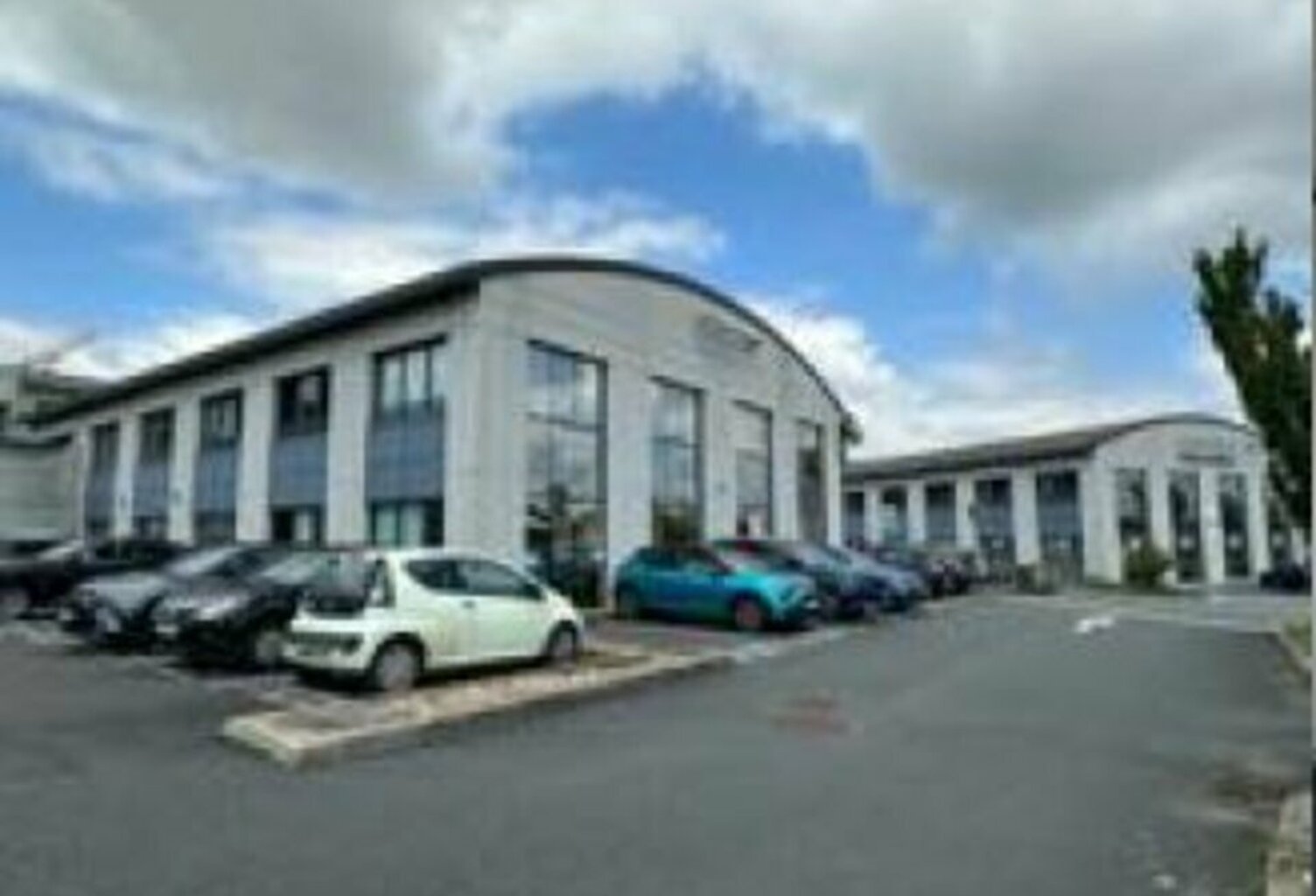 BUREAUX à LOUER — photo 1