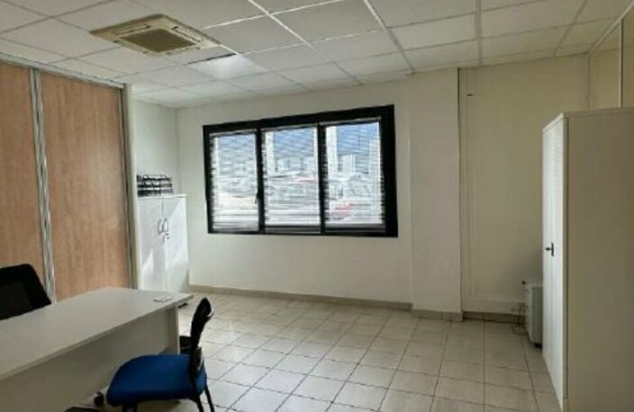 BUREAUX à LOUER — photo 3