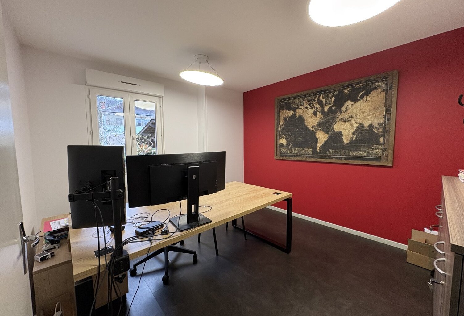 Bureau — photo 1
