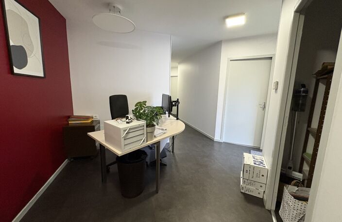Bureau — photo 2