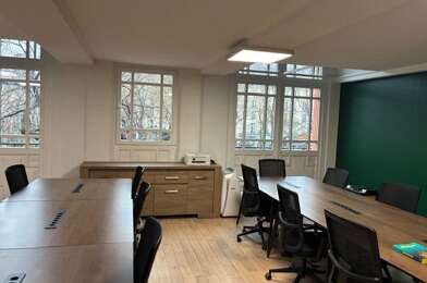 Bureau 7 pièces 10445 €