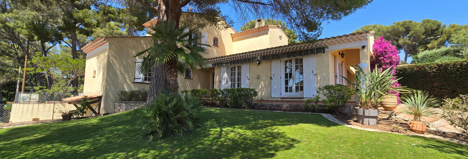 location vacances Maison 5 Pièces 124 m² à Sanary-sur-Mer (83110)