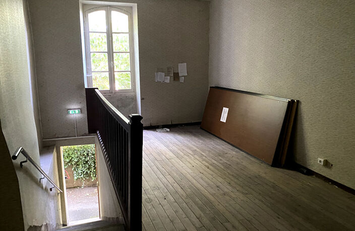 Immeuble en pierre au centre de Villeréal — photo 5