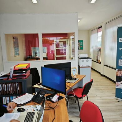 Commerce 3 pièces 128333 €