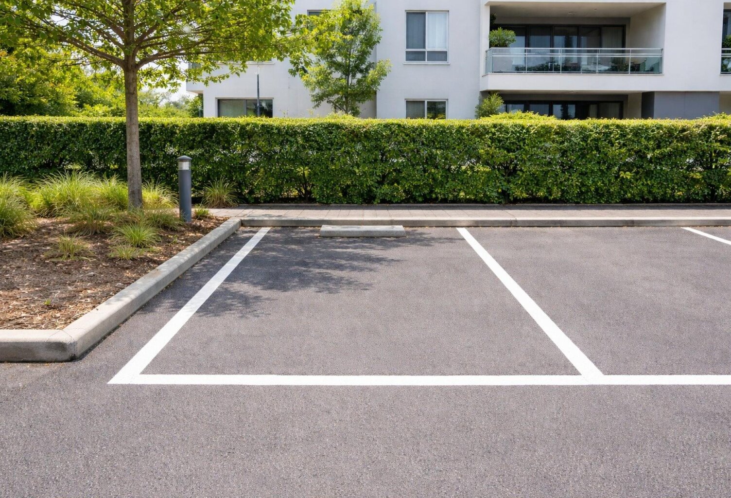 A Vendre place de parking extérieure residence le club 75 33700 Merignac — photo 1