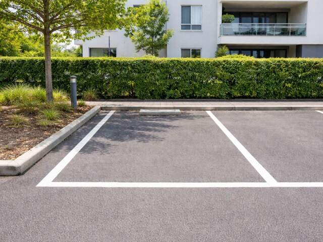 A Vendre place de parking extérieure residence le club 75 33700 Merignac — photo du bien