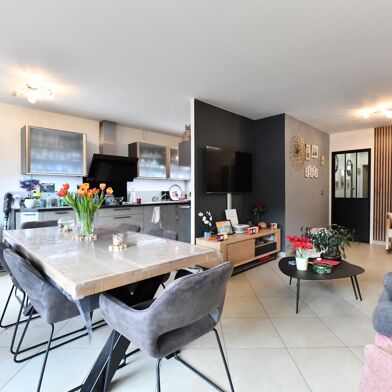 Appartement 4 pièces 235000 €