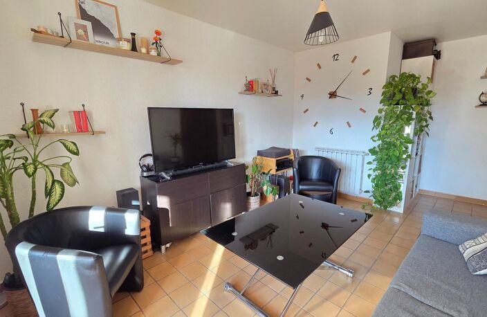 Bandol, beau T2 de 42 m² + Cave, proche de toutes commodités. — photo 3
