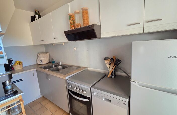 Bandol, beau T2 de 42 m² + Cave, proche de toutes commodités. — photo 5