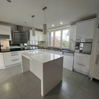 Maison 7 pièces 270810 €