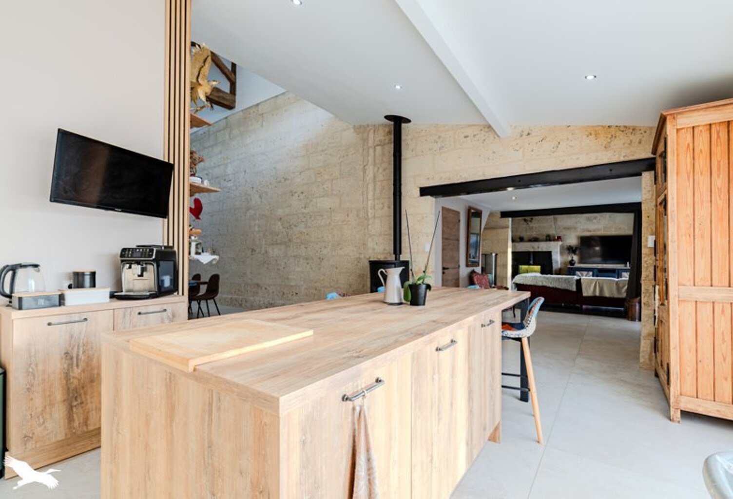 Maison en pierre de 8 pièces principales — photo 1