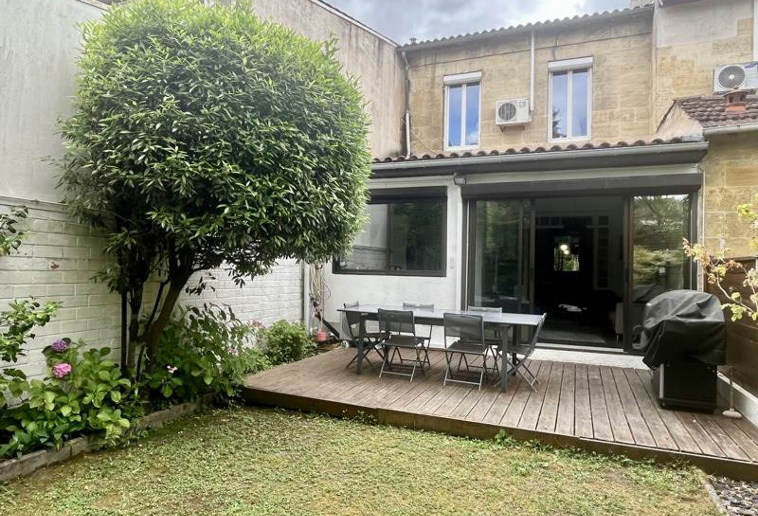 Maison en pierre de 6 pièces principales — photo 1