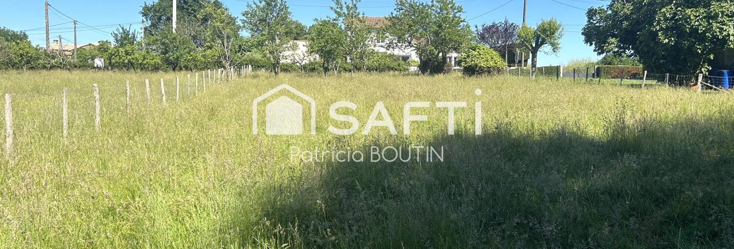 Terrain  1623 m² à vendre à Saint-Martin-de-Saint-Maixent (79400)