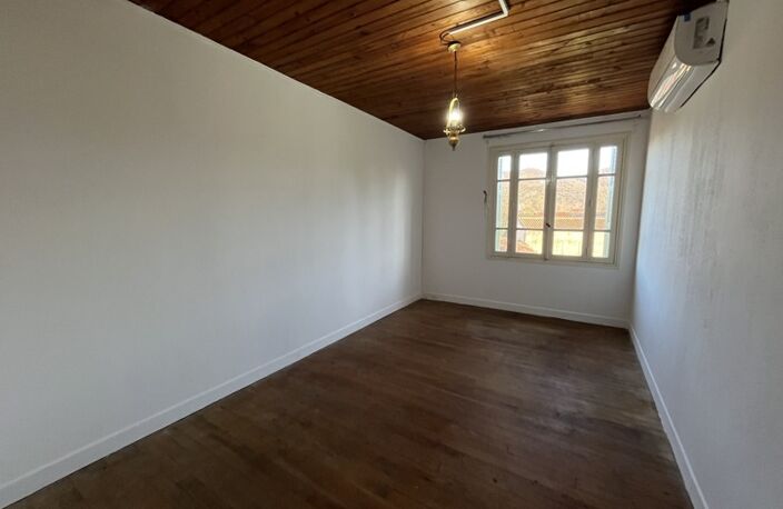 Ferme (tte) de 5 pièces principales — photo 3