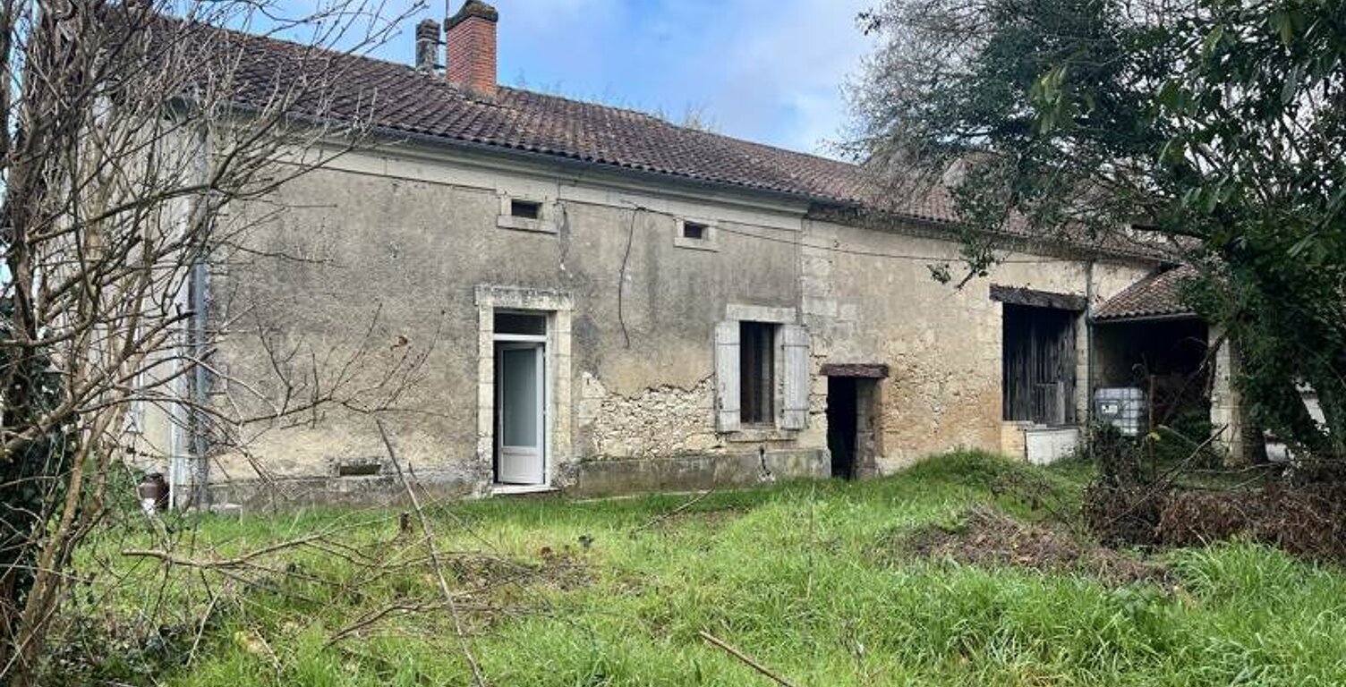 Maison en pierre de 3 pièces principales — photo 1