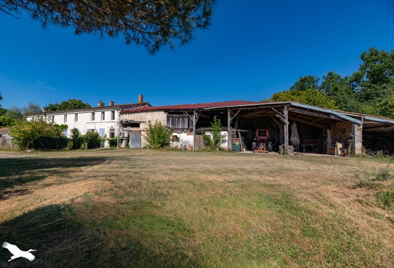 Longère de 13 pièces principales — photo 1
