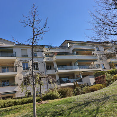 Appartement 5 pièces 2370 €