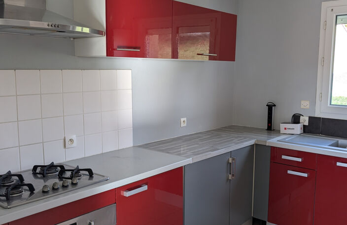 Maison 3 chambres avec terrain et garage . — photo 4
