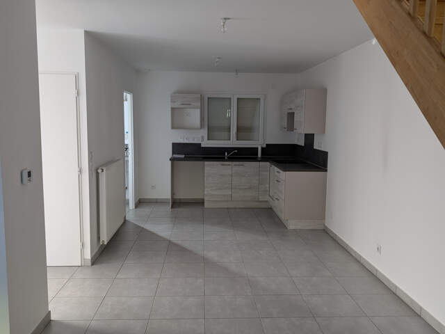 Maison 3 chambres avec terrain et garage — photo du bien