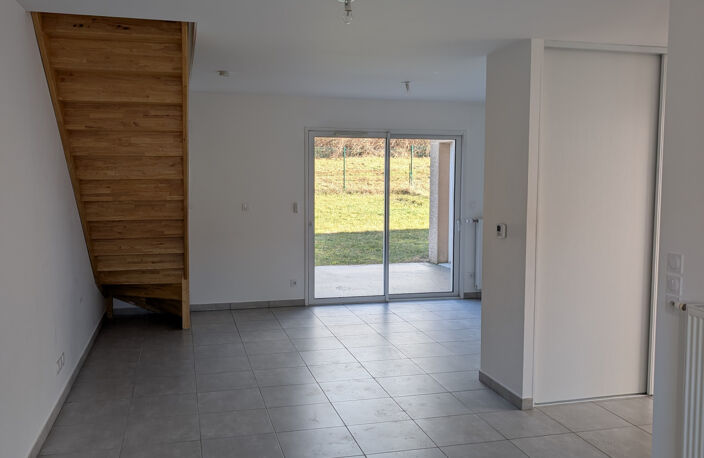 Maison 3 chambres avec terrain et garage — photo 2