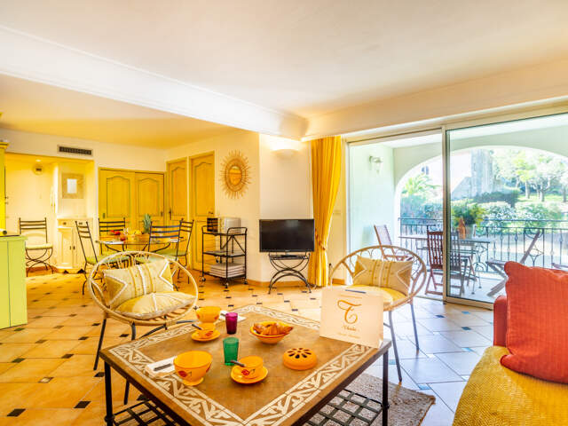 Appartement T3 pour 4 personnes avec piscine à 50 mètres de la plage. — photo du bien