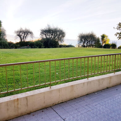 Appartement 3 pièces 1405 €