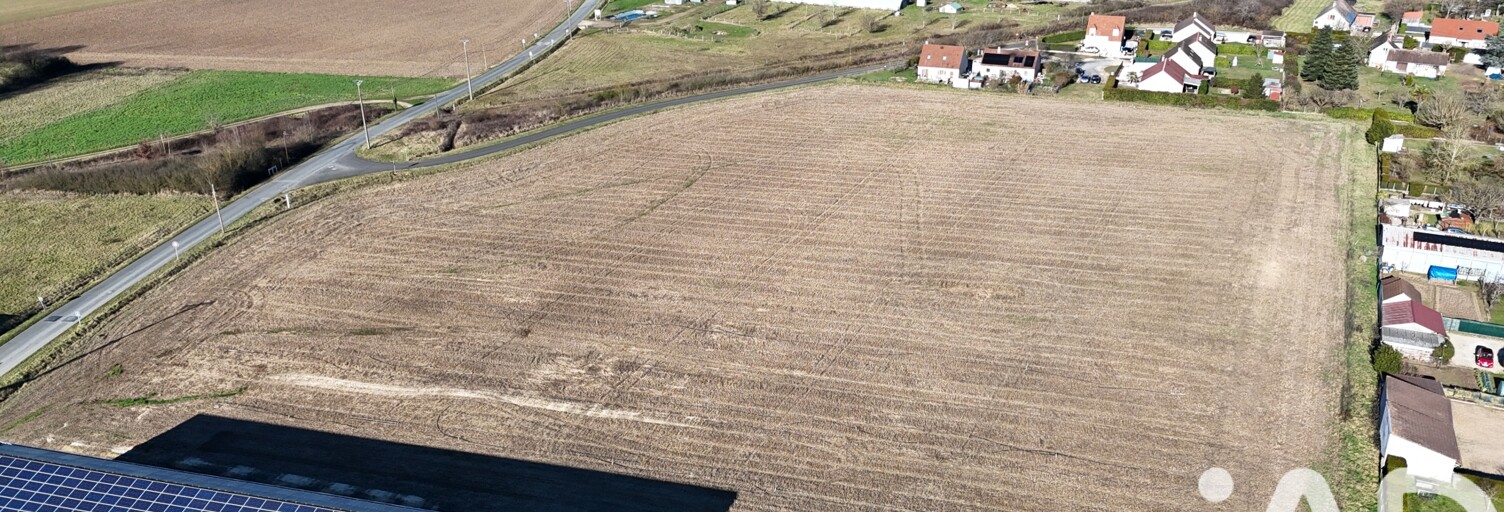 Terrain  27627 m² à vendre à Saint-Père-sur-Loire (45600)