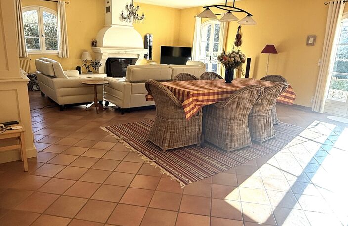 Vente Maison/villa 7 pièces — photo 2