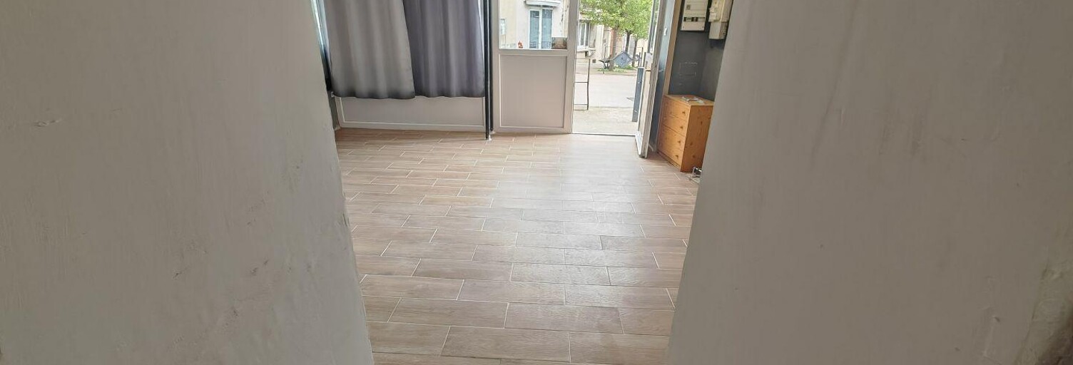 Commerce  52 m² à louer à Le Bousquet-d'Orb (34260)