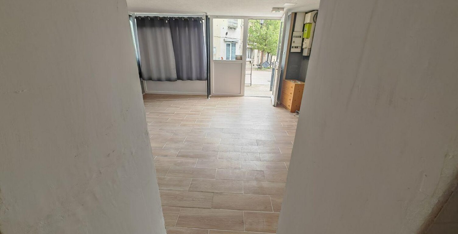 Location Boutique/Local commercial 52 m&sup2; — photo 1