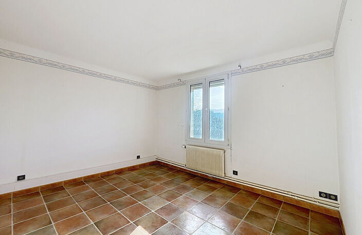 Appartement Gardanne 7 pièce(s) 135 m2 — photo 4