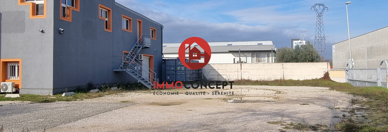 Commerce  210 m² à louer à Laudun-l'Ardoise (30290)