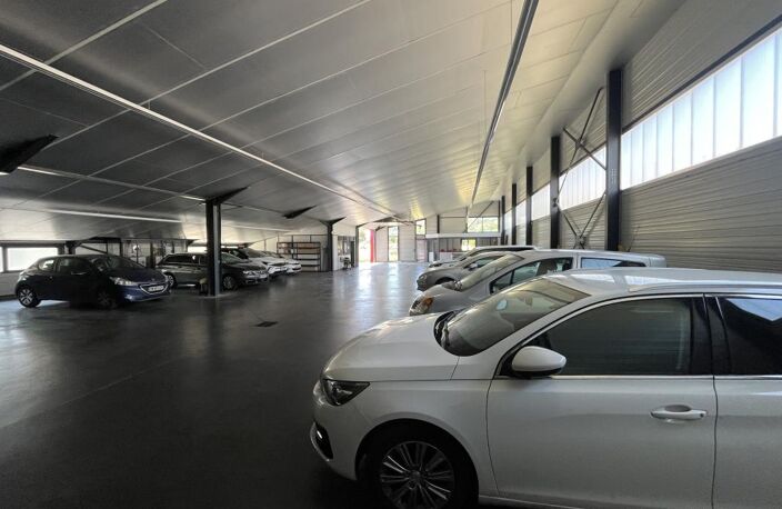 Dépôt 607m² Onet le Château — photo 4