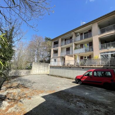 Appartement 3 pièces 700 €