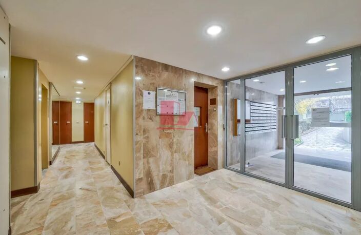 ISSY - 3 pièces de 63.33 m² à rénover - Balcon - cave — photo 4