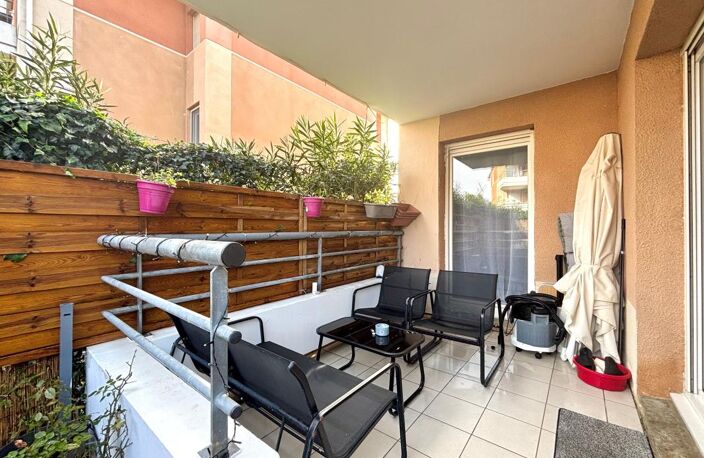 EXCLUSIVITÉ By Orpi -  Appartement en RDJ - T2 - 46m² - résidence calme et sécurisée - 1 place privative — photo 2