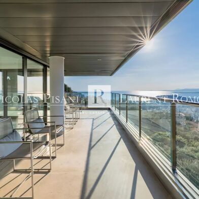 Appartement 5 pièces 8350 €