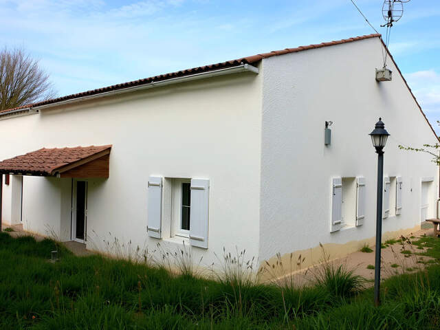 Maison à vendre 6 pièces BURIE (17) — photo du bien