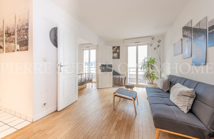Butte Montmartre : 3 pièces de 54m² avec balcons — photo 2